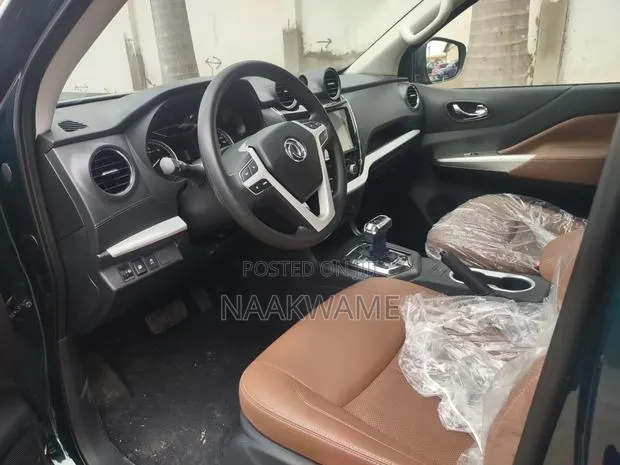 New Nissan Hardbody 2025 Green · Photo 5