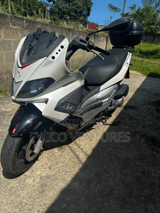 Aprilia SR 2016 White · Photo 1