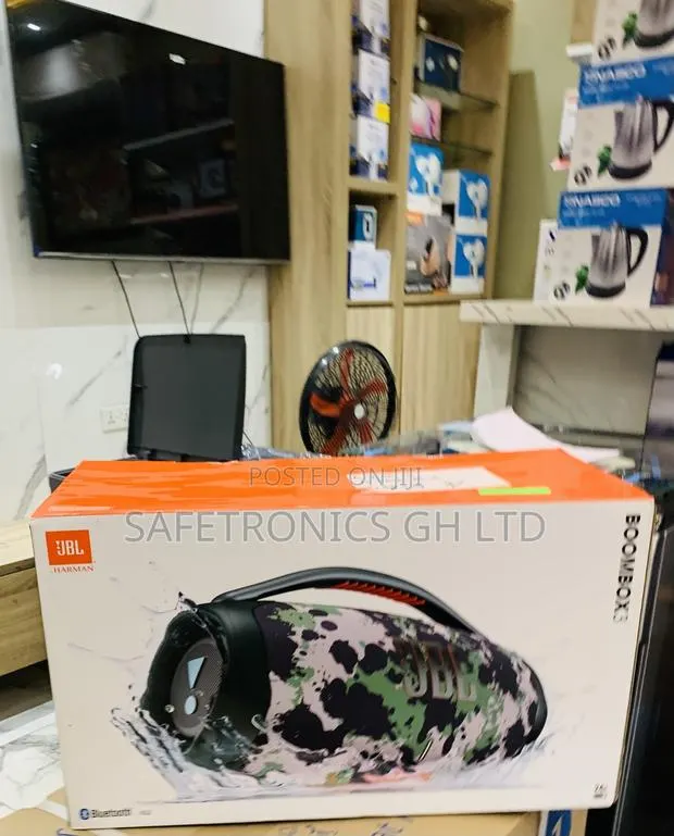 Feel Every Beat of Boombox 3 JBL Bluetooth Speaker · Photo 1