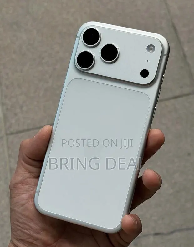 Apple iPhone 17 Pro Max 512 GB White · Photo 1