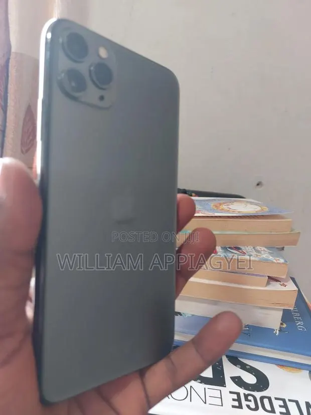 Apple iPhone 11 Pro Max 256 GB Graphite · Photo 1