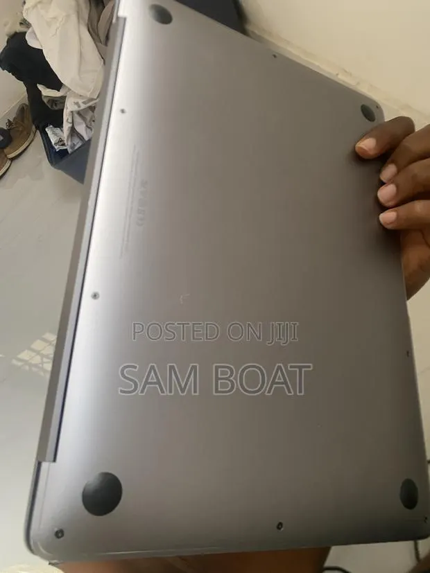 Laptop Apple MacBook Air 2019 16GB Intel Core i5 SSD 256GB · Photo 1