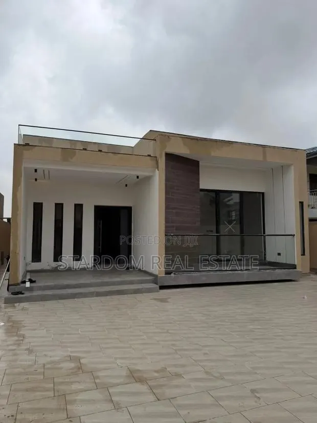 3bdrm Bungalow in Lakeside Estate for sale · Photo 1
