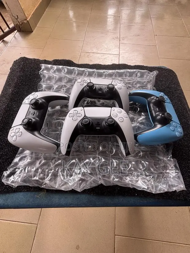 USA Used PS5 Controllers · Photo 1