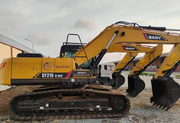 Excavators · Photo 1