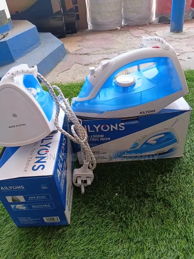 Proper Lroning Ailyons 1100-1300w Electric Iron · Photo 1