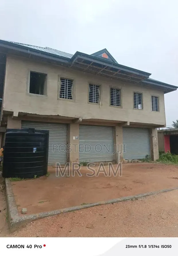 7bdrm House in Sam Properties, Opeikuma for sale · Photo 1