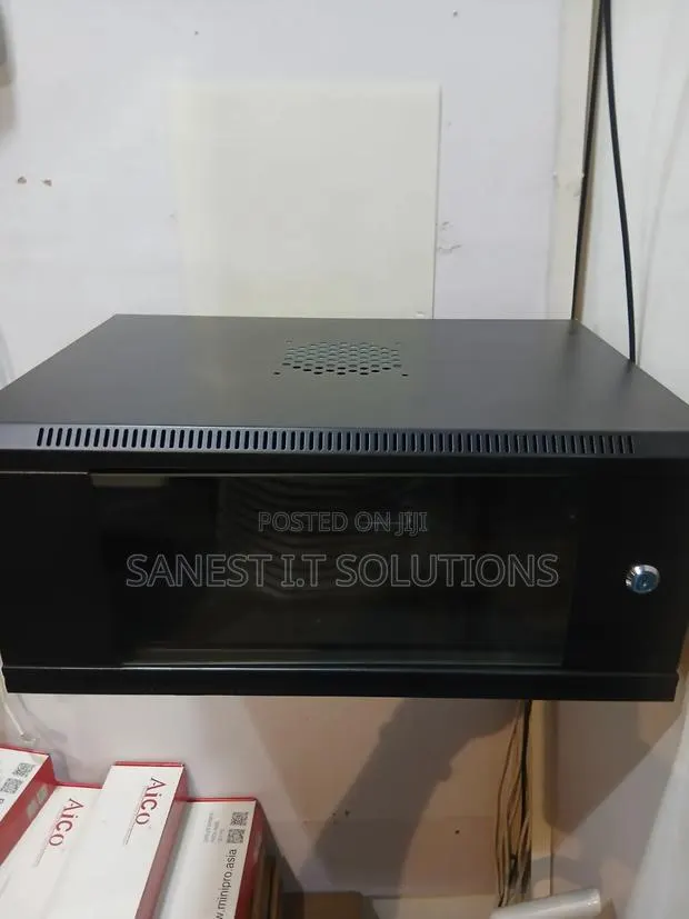Network Cabinet 4u · Photo 1