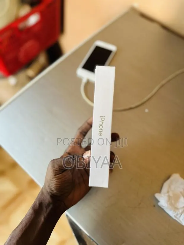 New Apple iPhone 15 Pro Max 256 GB Silver · Photo 1
