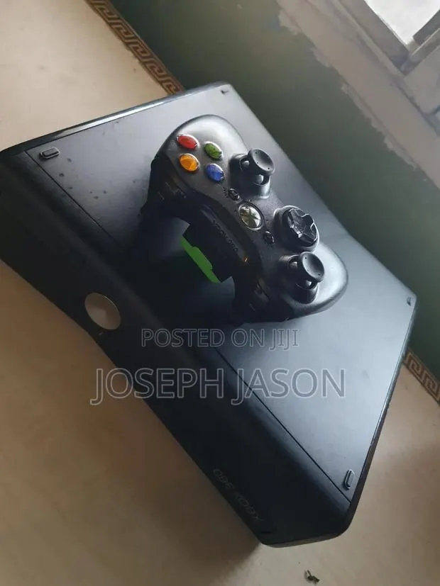 Xbox 360 Console · Photo 1