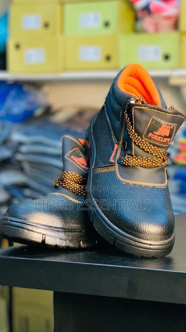 Safety Boot · Photo 1