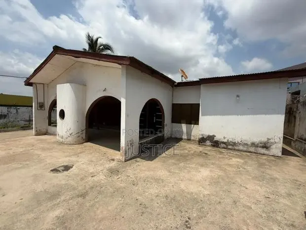 4bdrm House in Racecourse Junction, Last Stop for sale · Photo 1