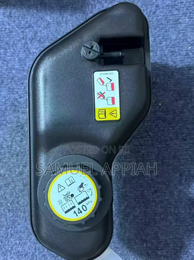 Jaguar XF Expansion Tank · Photo 1
