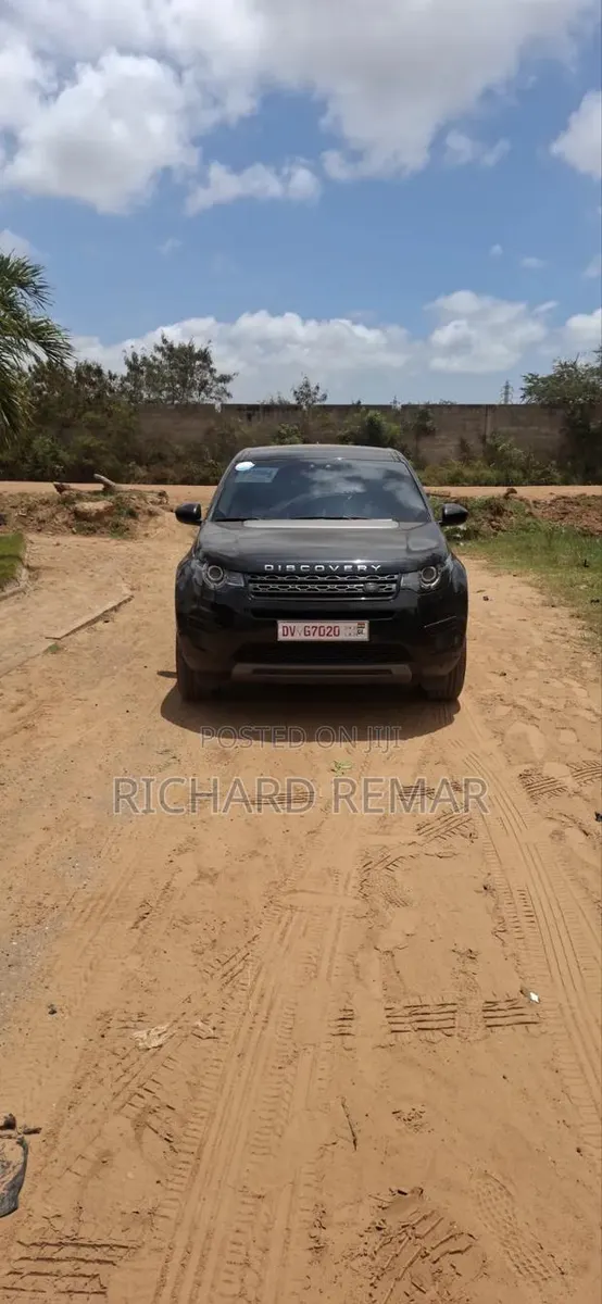 Land Rover Discovery Sport SE 2018 Black · Photo 1