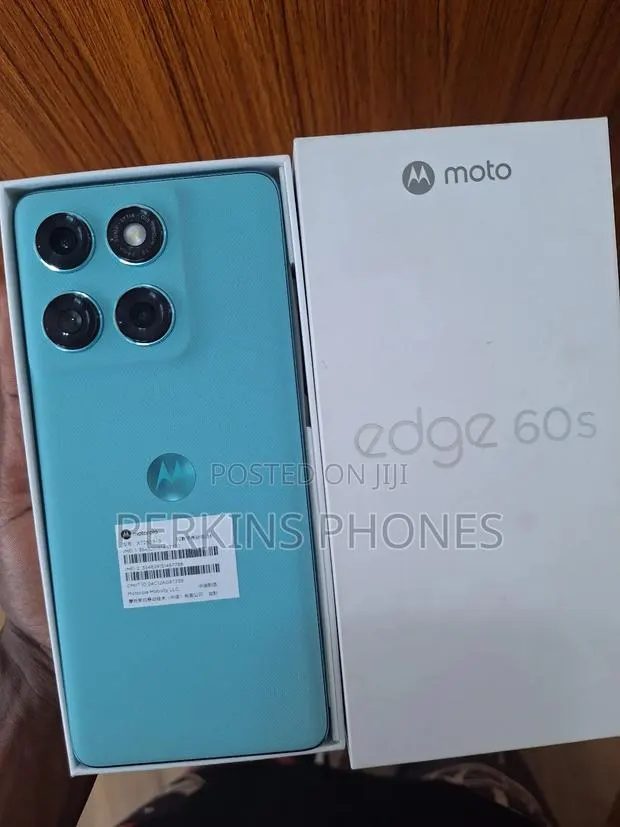 New Motorola Edge 60 Fusion 256 GB Blue · Photo 1