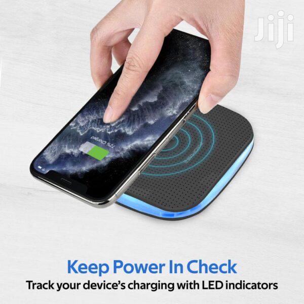 Promate Aurapad-4 10W Wireless Charging Pad Black · Photo 2