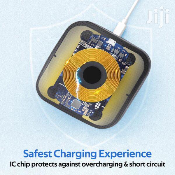 Promate Aurapad-4 10W Wireless Charging Pad Black · Photo 3