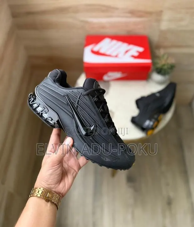 Nike Air Max Plus Sneaker in Different Colours , Swipe > · Photo 1