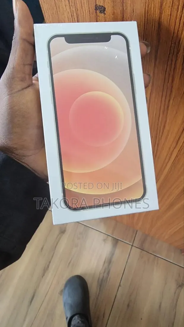 New Apple iPhone 12 64 GB White · Photo 1