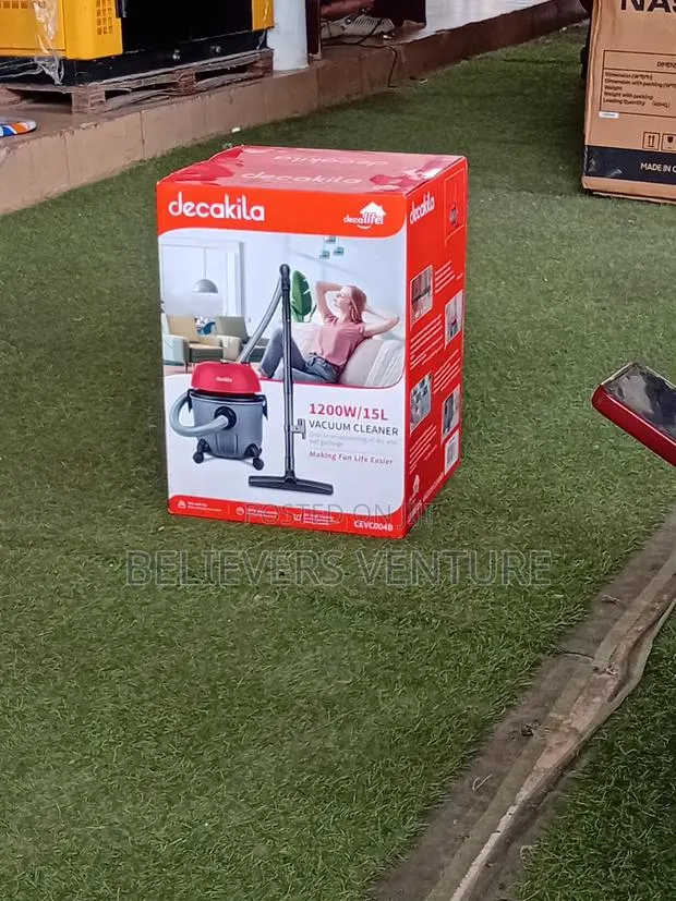 Professional Vacuum Cleaner for Home Use · Photo 1