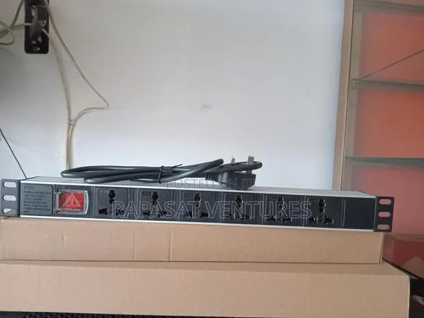 Power Distribution Unit 6 Way Metal (Pdu) · Photo 1