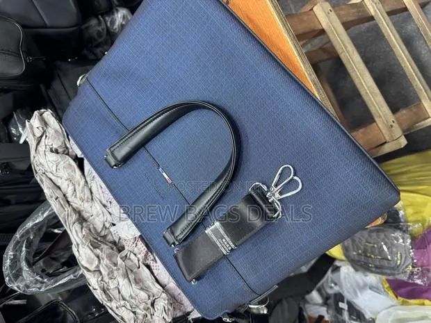 Pure Leather Ds Baoluo 15.6 Inches Laptop Bag And Shoulder Strap. · Photo 1