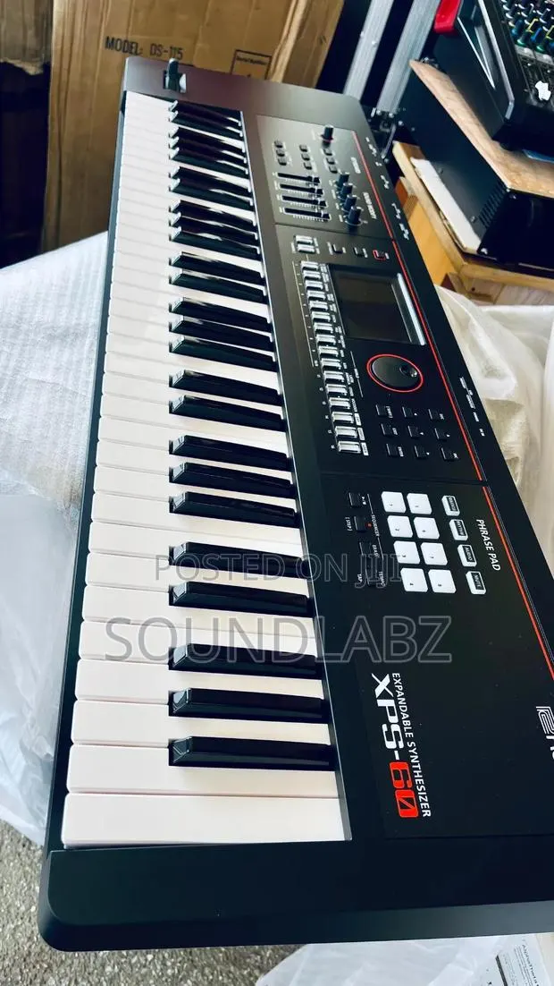 Roland XPS-60 Expandable Synthesizer · Photo 1