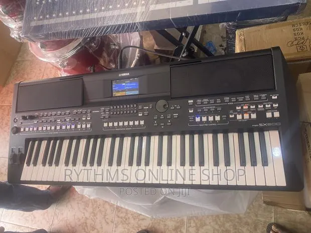 Yamaha Psr-sx600 Keyboard · Photo 1