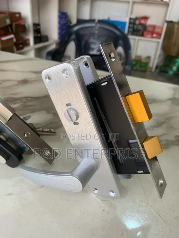 Quality Toilet Lock With Indicator · Photo 1