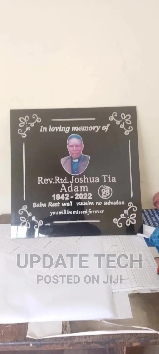 Engraving on Tiles for Tomb · Photo 1