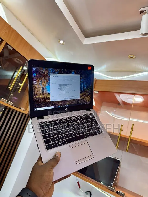 Laptop HP EliteBook 820 G3 8GB Intel Core i5 HDD+SSD 500GB · Photo 1
