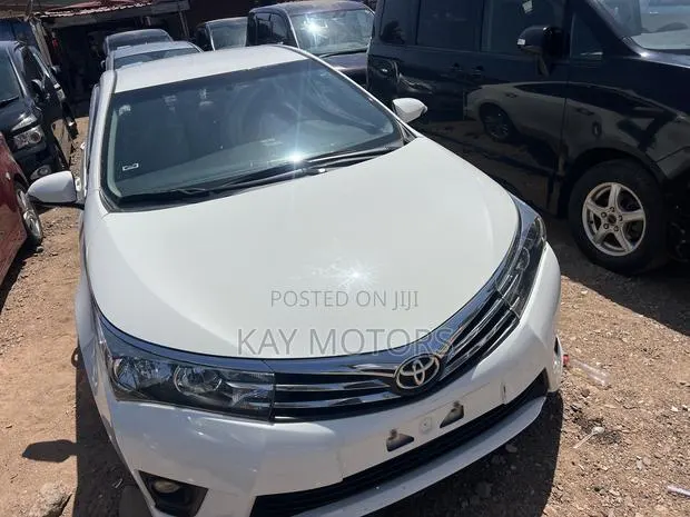 Toyota Corolla Altis 2016 White · Photo 1