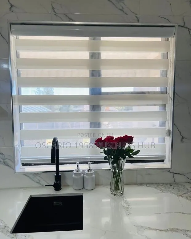 Merit Window Curtain Blinds · Photo 1