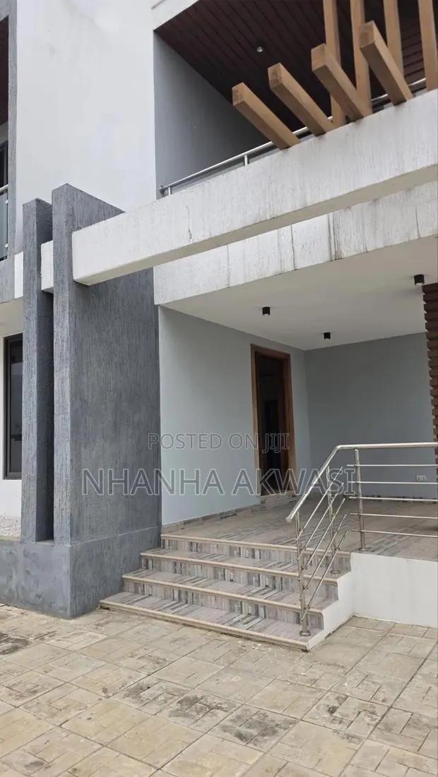 4bdrm House in Lashibi Mf, Sakumono for rent · Photo 1