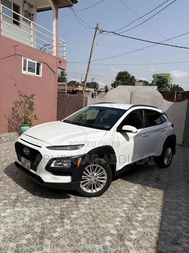 Hyundai Kona 2018 White · Photo 1