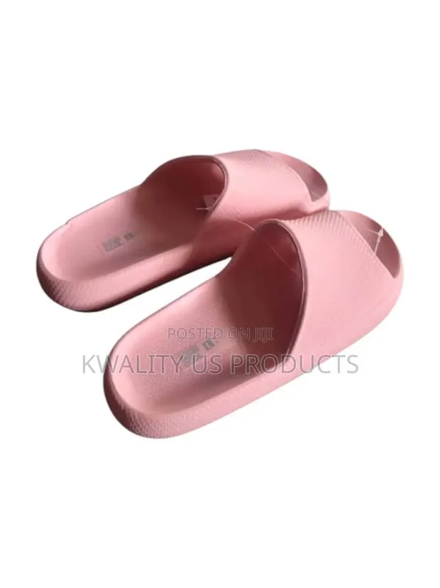 Quality American Ladies Sliders · Photo 1