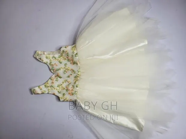 Cut-Out Floral Design Girls Occasion Dress · Photo 1