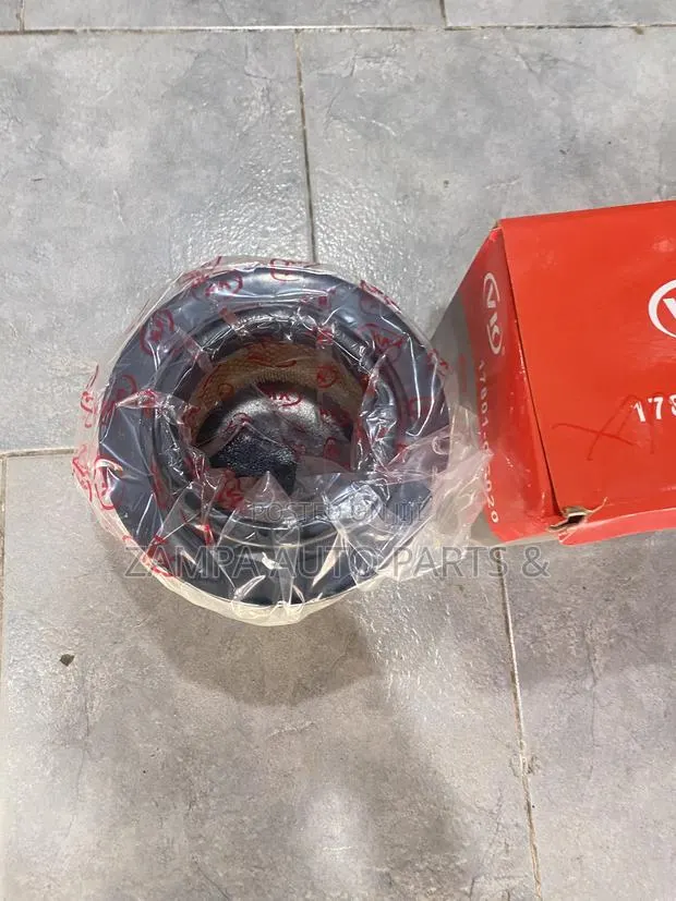 Toyota Hilux Air Filter · Photo 1