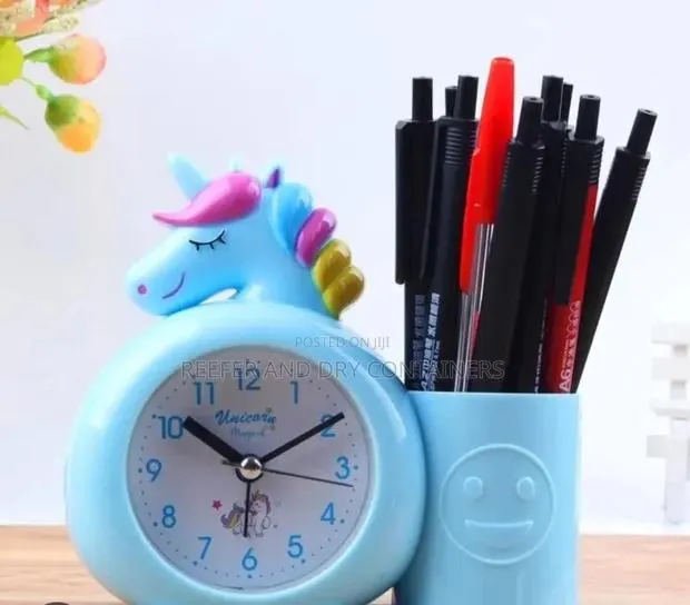 Unicorn Kids Clock With Pencil Holder · Photo 1