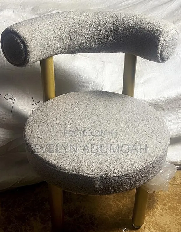 Boucle Vanity Chair · Photo 1
