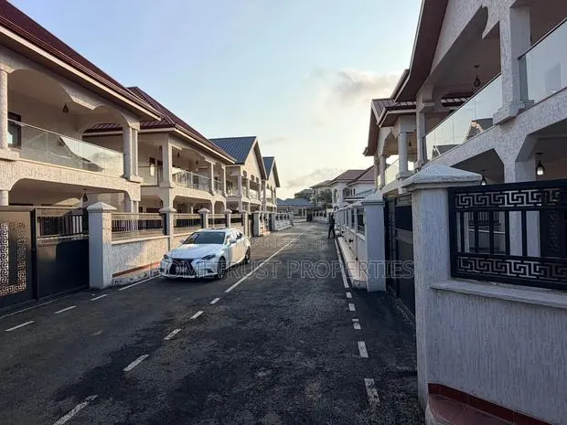 4bdrm Duplex in East Legon, Otano for rent · Photo 3