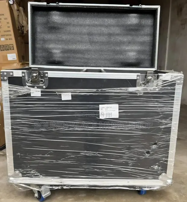 Beam 275 or Beam 230 Dual-Compartment Heavy-Duty Equipment Flight Case · Photo 1