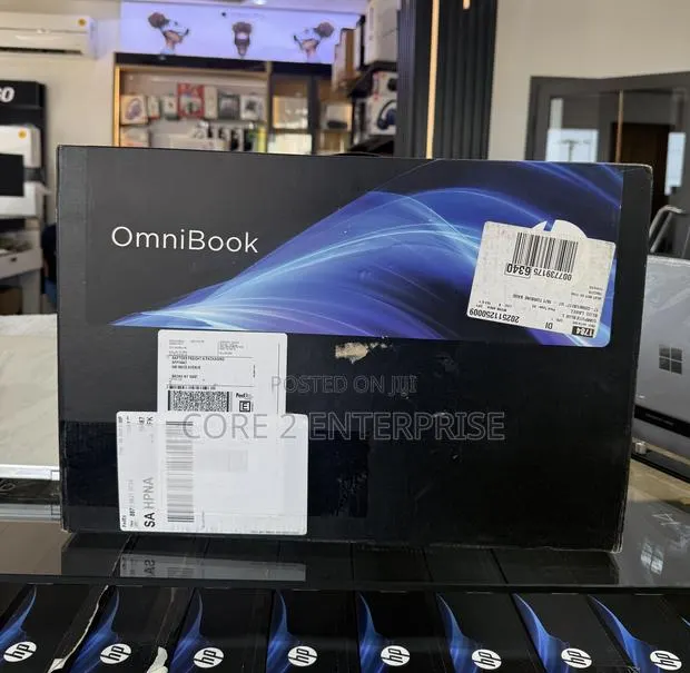 New Laptop HP 16GB Intel Core Ultra 7 SSD 1T · Photo 1