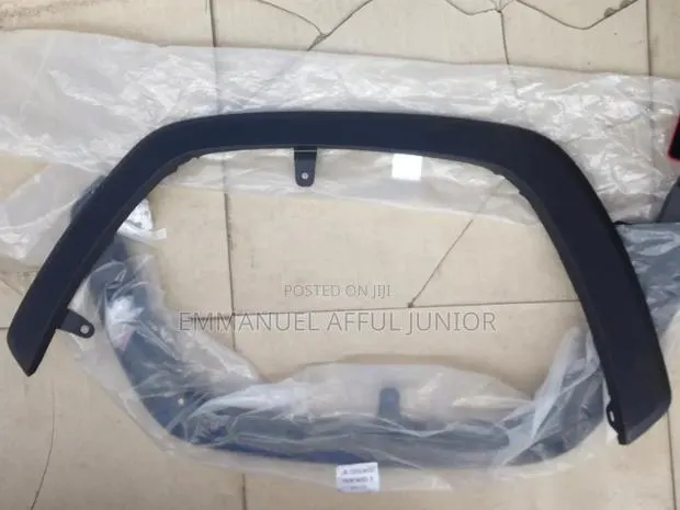 Toyota RAV4 2019 Front Wheel Fender Moulding (Pair) · Photo 1