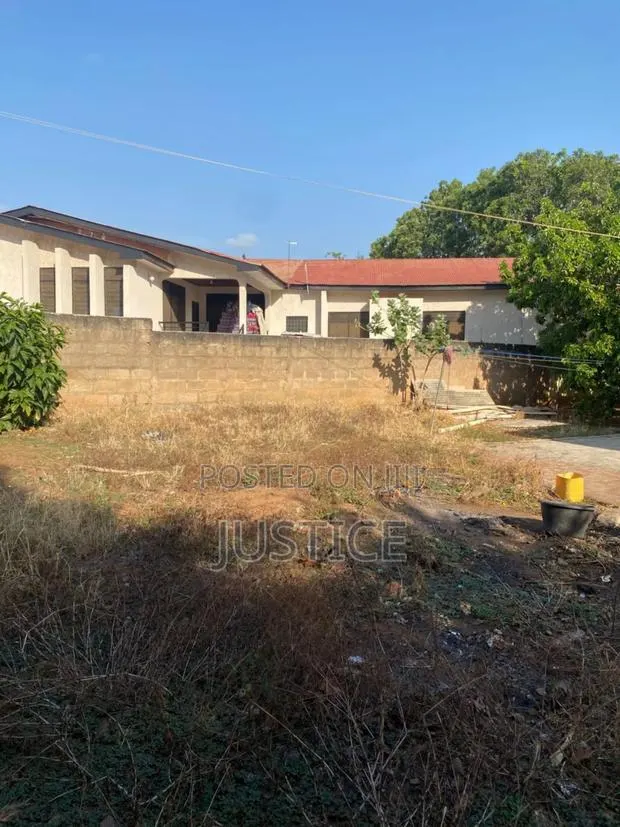100 by 100 Size Plot of Land Achimota · Photo 1