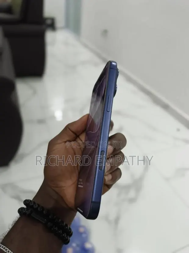 Apple iPhone 17 Pro Max 256 GB Blue · Photo 1