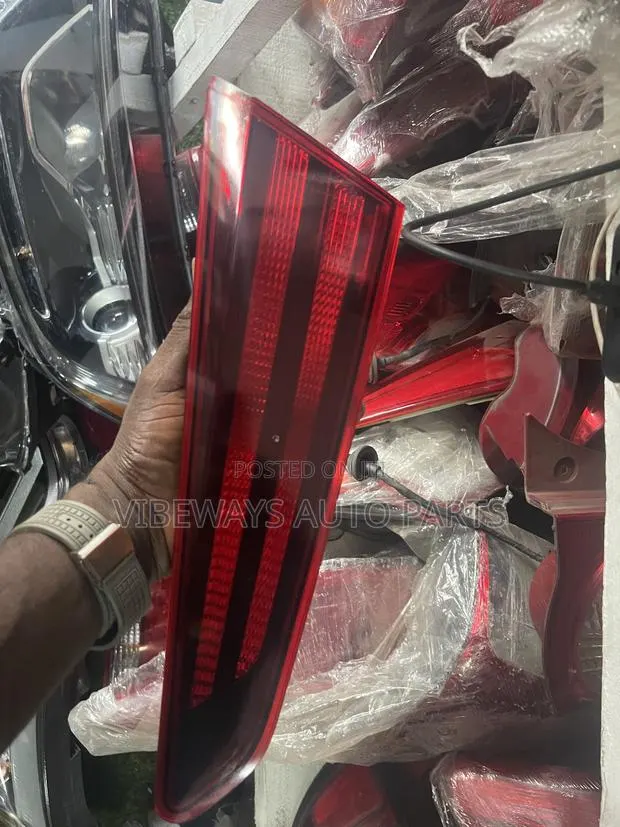 Hyundai Elentra 2019-2020-2021 Boot Light Original · Photo 1