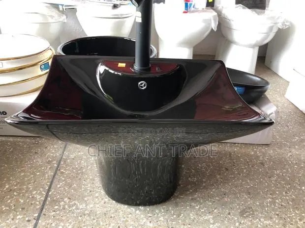 Hung Basin. Black · Photo 1