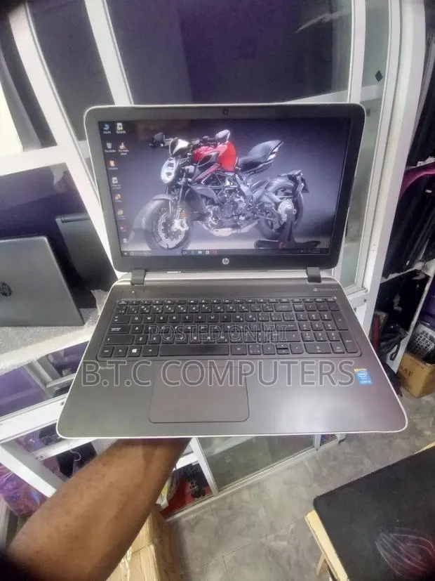 Laptop HP Pavilion 15 8GB Intel Core i5 HDD+SSD 640GB · Photo 1