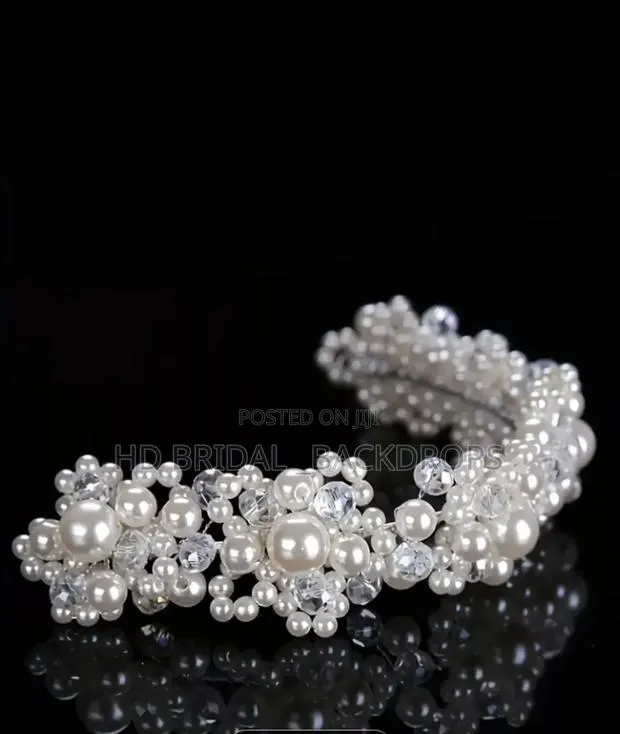 Beaded Tulle Hair Piece · Photo 1